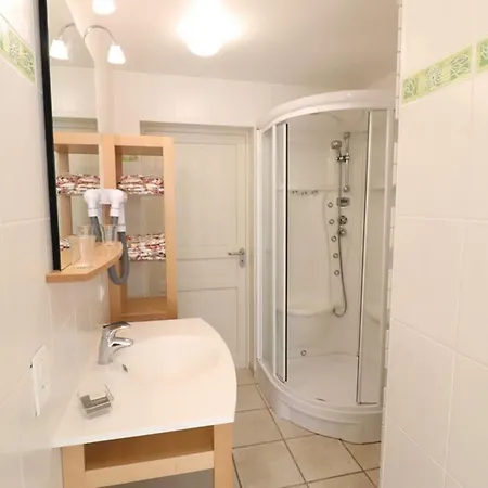 Ferienhaus Le Rouget-pers, 2 Pieces, 3 Personnes - Fr-1-742-244