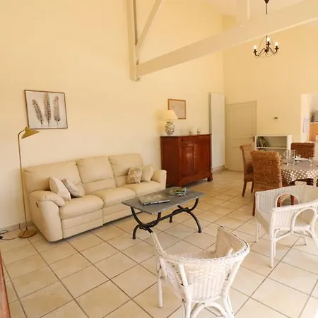 Ferienhaus Le Rouget-pers, 2 Pieces, 3 Personnes - Fr-1-742-244 Le Rouget