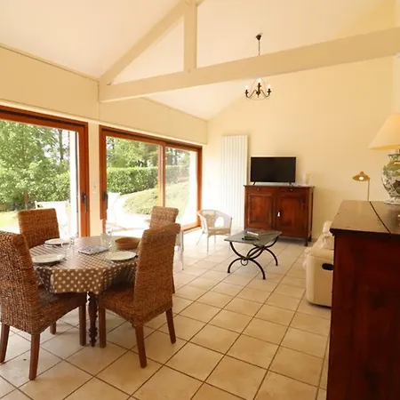 Ferienhaus Le Rouget-pers, 2 Pieces, 3 Personnes - Fr-1-742-244